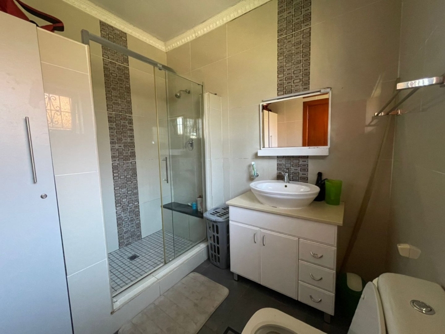 5 Bedroom Property for Sale in Baysville Eastern Cape